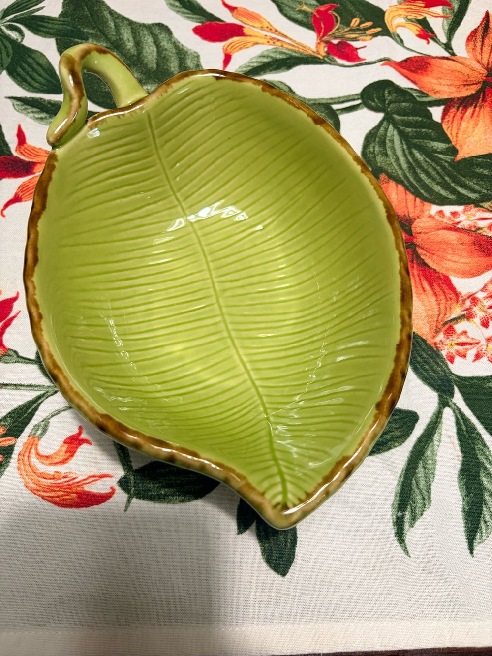 Pottery Barn Lime Green Leaf-Shaped Ceramic Serving Bowl